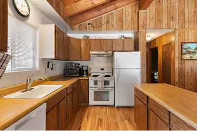 1520 Aztec Way, South Lake Tahoe, CA 96150 - Photo 14