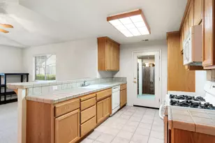 682 Village Dr, Galt, CA 95632 - Photo 14