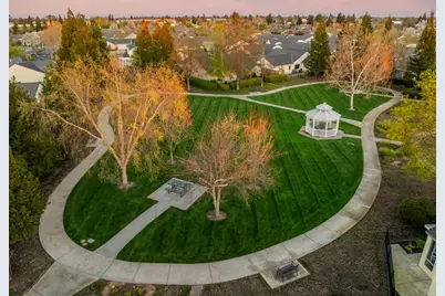 682 Village Drive, Galt, CA 95632 - Photo 40