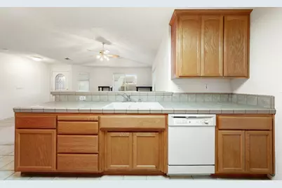 682 Village Drive, Galt, CA 95632 - Photo 16