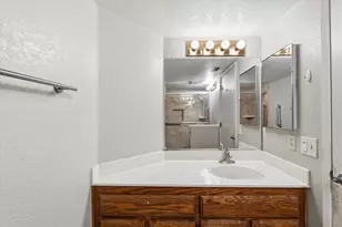 8536 Cord Way, Sacramento, CA 95828 - Photo 14