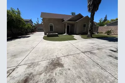 1629 College Avenue, Modesto, CA 95350 - Photo 2