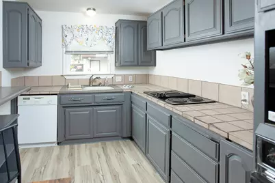 727 Gray Avenue, Yuba City, CA 95991 - Photo 8