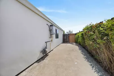 6039 34th Avenue, Sacramento, CA 95824 - Photo 22