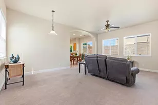 2206 Edmart St, Escalon, CA 95320 - Photo 4