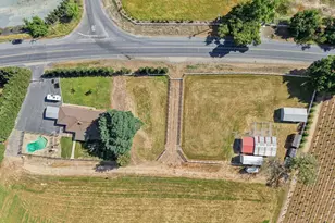 18211 E Jahant Rd, Acampo, CA 95220 - Photo 34