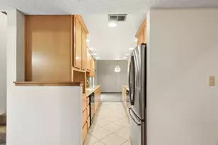 5883 Kahara Ct, Sacramento, CA 95822 - Photo 16