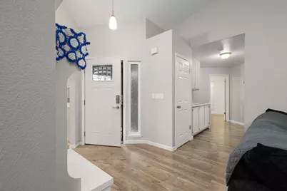 7729 Gyan Way, Sacramento, CA 95828 - Photo 4