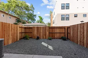 2817 Democracy Alley, Sacramento, CA 95816 - Photo 40