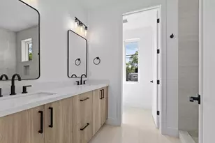 2817 Democracy Alley, Sacramento, CA 95816 - Photo 22