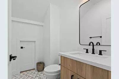 2817 Democracy Alley, Sacramento, CA 95816 - Photo 8