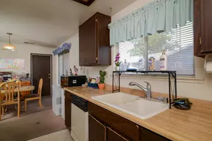 1289 Shobar Ave, Sacramento, CA 95815 - Photo 6