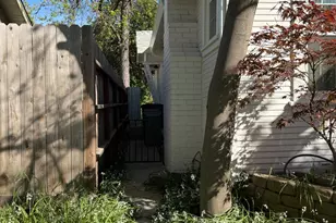 425 41st St, Sacramento, CA 95819 - Photo 36