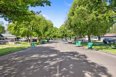 424 Morada Lane, Stockton, CA 95210 - Photo 36