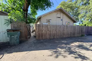 322 Pine St, Modesto, CA 95351 - Photo 16