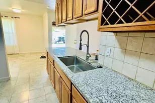 1864 Crestwood Cir, Stockton, CA 95210 - Photo 2