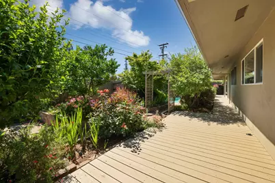 2406 Kenmore Court, Modesto, CA 95350 - Photo 40
