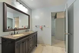 2406 Kenmore Ct, Modesto, CA 95350 - Photo 34