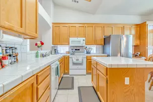 1817 Brooks Ct, Los Banos, CA 93635 - Photo 18