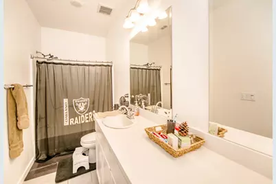 2270 Monte Cassino Lane, Sacramento, CA 95825 - Photo 10