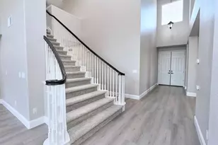 451 Hawkcrest Cir, Sacramento, CA 95835 - Photo 18