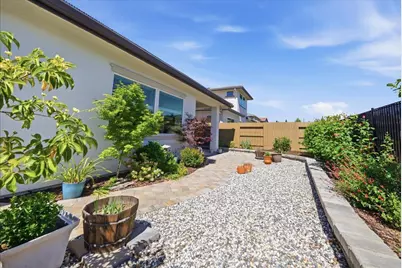 6911 Saratoga Estates Drive, El Dorado Hills, CA 95762 - Photo 30