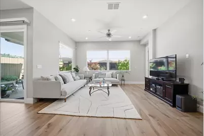 6911 Saratoga Estates Drive, El Dorado Hills, CA 95762 - Photo 10