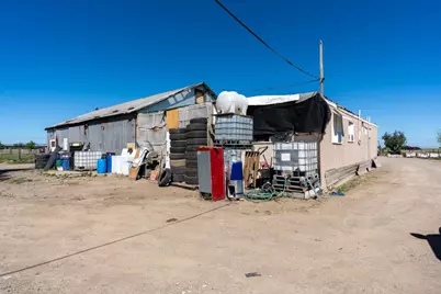 23429 Highway 152, Los Banos, CA 93635 - Photo 16