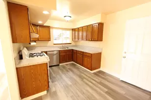 10492 Georgetown Dr, Rancho Cordova, CA 95670 - Photo 2