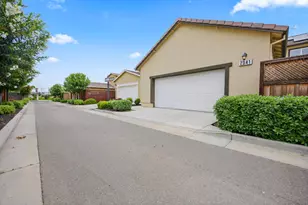 2341 Ellis Town Dr, Tracy, CA 95377 - Photo 46