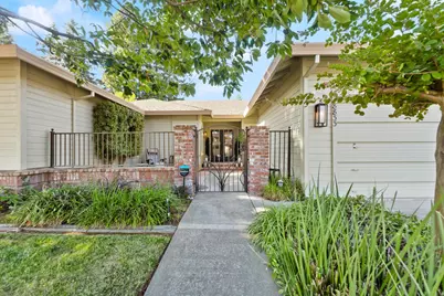 8833 Mountbatten Way, Elk Grove, CA 95624 - Photo 4