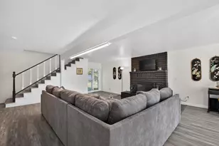 19195 Dahlin Rd, Escalon, CA 95320 - Photo 10