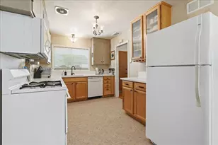 1437 W Elm St, Lodi, CA 95242 - Photo 12