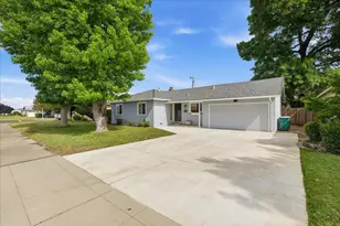 1437 W Elm St, Lodi, CA 95242 - Photo 2