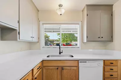 1437 W Elm Street, Lodi, CA 95242 - Photo 8