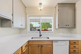 1437 W Elm St, Lodi, CA 95242 - Photo 8