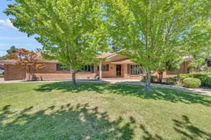 1071 W Monterey Ave, Stockton, CA 95204 - Photo 2