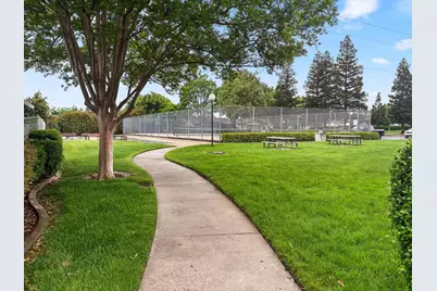 7523 Sunfaire Lane, Sacramento, CA 95828 - Photo 44