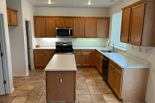 1808 N Rancho Encantado Ct, Modesto, CA 95358 - Photo 8