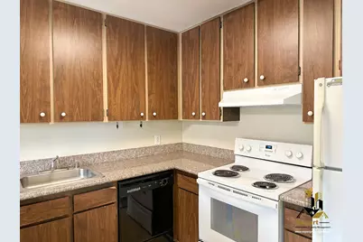 2200 Woodside Ln #5, Sacramento, CA 95825 - Photo 4