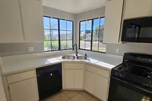 390 Elgin Ave, Lodi, CA 95240 - Photo 8