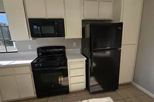 390 Elgin Ave, Lodi, CA 95240 - Photo 10