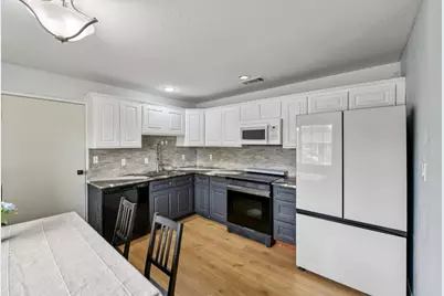 8751 Torrey Way, Elk Grove, CA 95624 - Photo 12