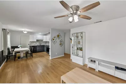 8751 Torrey Way, Elk Grove, CA 95624 - Photo 6