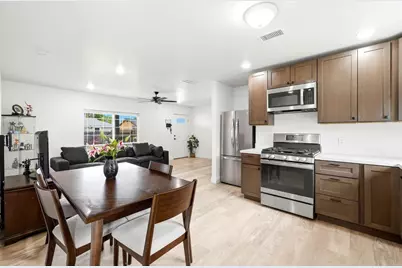 654 Alamos Avenue, Sacramento, CA 95815 - Photo 4