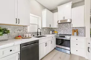 7721 Cotton Ln, Elk Grove, CA 95758 - Photo 10