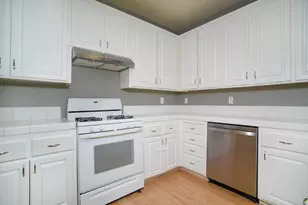 7311 Yorktown Pl, Sacramento, CA 95842 - Photo 10