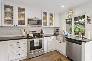 2304 American River Dr, Sacramento, CA 95825 - Photo 8