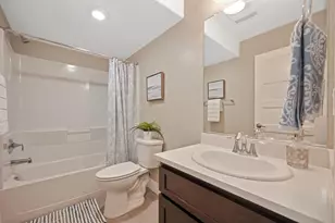 3613 Crocker Dr, Sacramento, CA 95818 - Photo 38