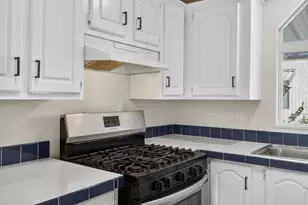 402 Colin Kelly Dr, Roseville, CA 95747 - Photo 14